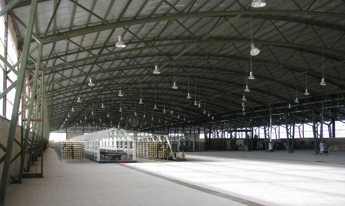 سوله چیست؟مقایسه سوله های سبک،خرپایی،دهانه عریض 9 سوله-چیست؟-مقایسه-جامع-سوله-های-سبک،-خرپایی-و-دهانه-عریض